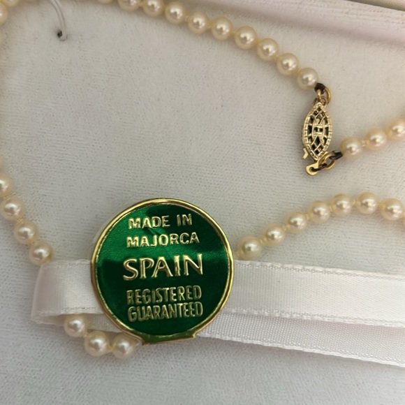 Hobe’ Pearls Majorca Spain.Cultured Simulated Madonna Pearls.15”strand.Knotted. - Picture 9 of 9